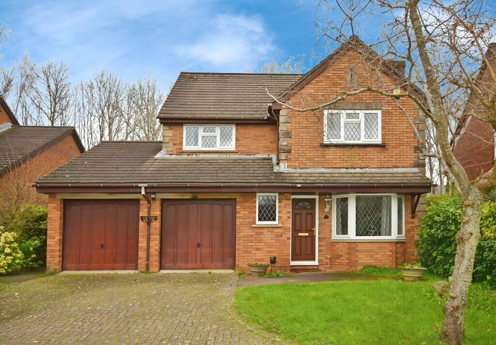4 bedroom detached house for sale in Barbe Baker Avenue, West End, Hampshire, SO30