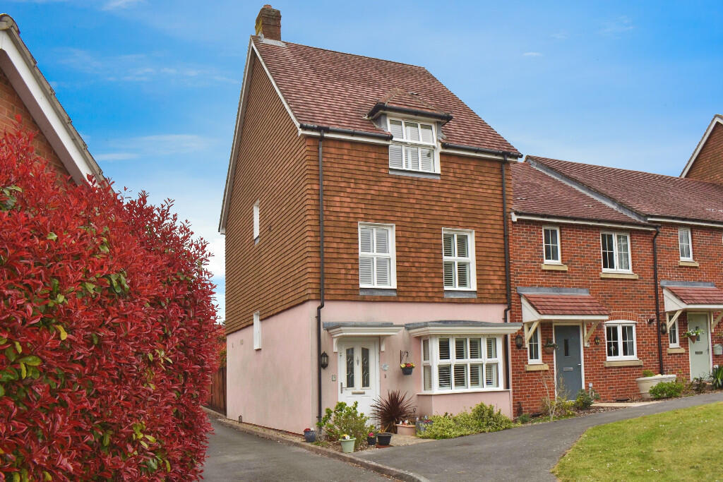 Main image of property: Mountbatten Drive, Sarisbury Green SO31