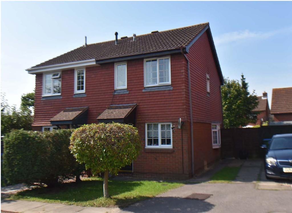 2 Bedroom Semi Detached House For Sale In Stonecrop Close So31