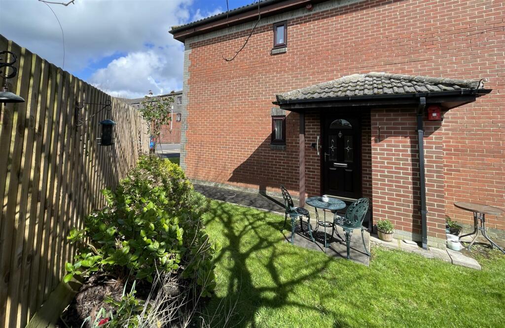 2 bedroom retirement property for sale in Wharf Court, Spa Road