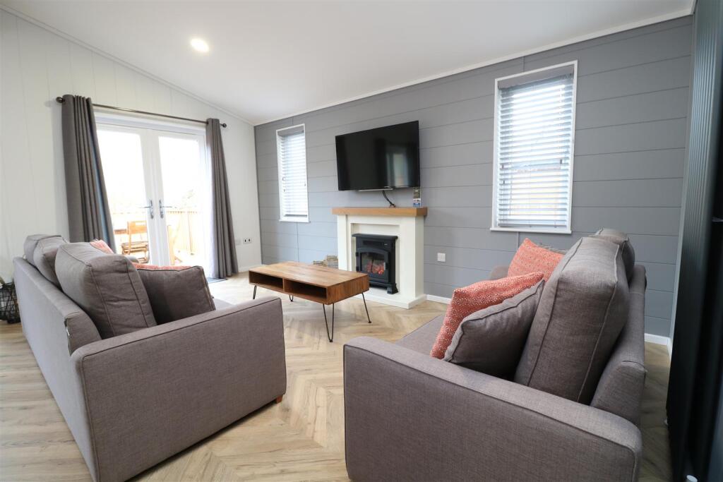 Additional property image - Lake View, Brokerswood