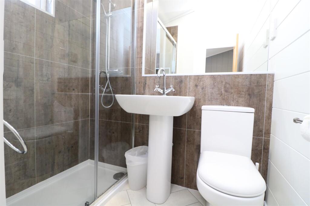 Additional property image - Lake View, Brokerswood