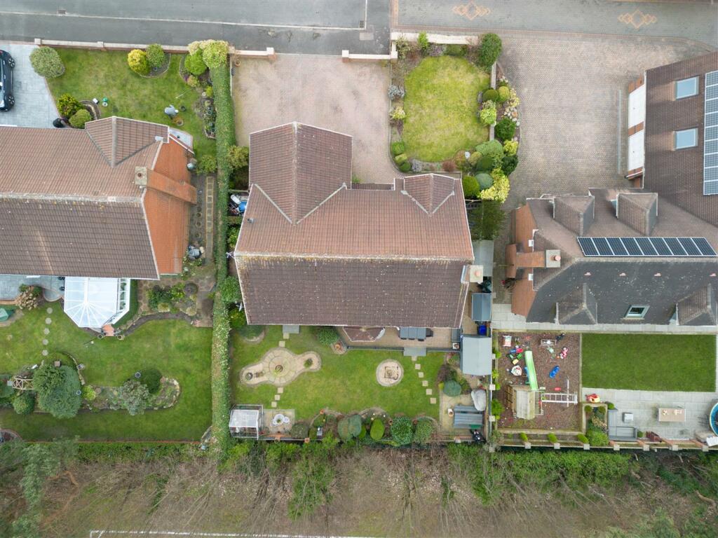 5 bedroom detached house for sale in Redbrook Avenue, Hasland