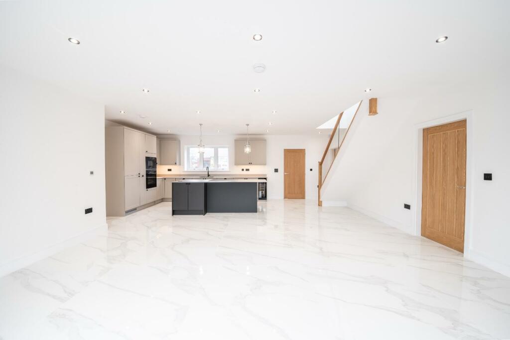 4 bedroom detached bungalow for sale in Central Drive, Wingerworth