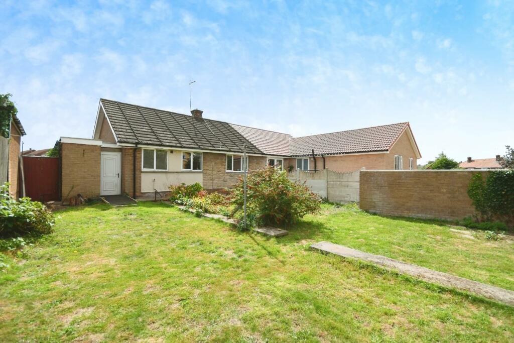 Main image of property: Harlesthorpe Avenue, Clowne, Chesterfield, S43 4AF