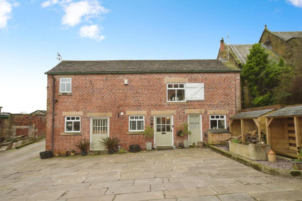 Main image of property: 6 The Barn, Hagg Hill, New Tupton, Chesterfield, S42 6JU