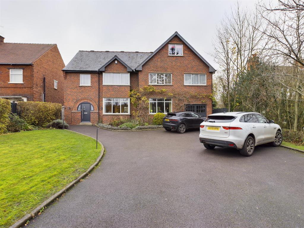 5 bedroom detached house for sale in St. Johns Road, Newbold