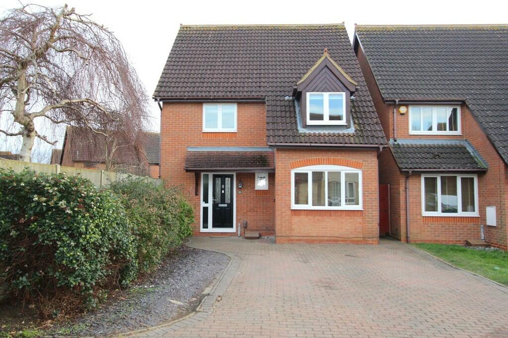 3 bedroom detached house for sale in Partridge Piece, Sandy, SG19