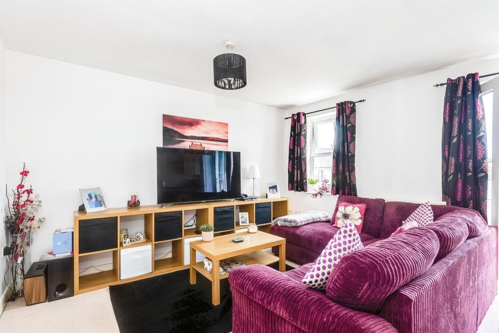 2 bedroom apartment for sale in Britten Road, Swindon, SN25