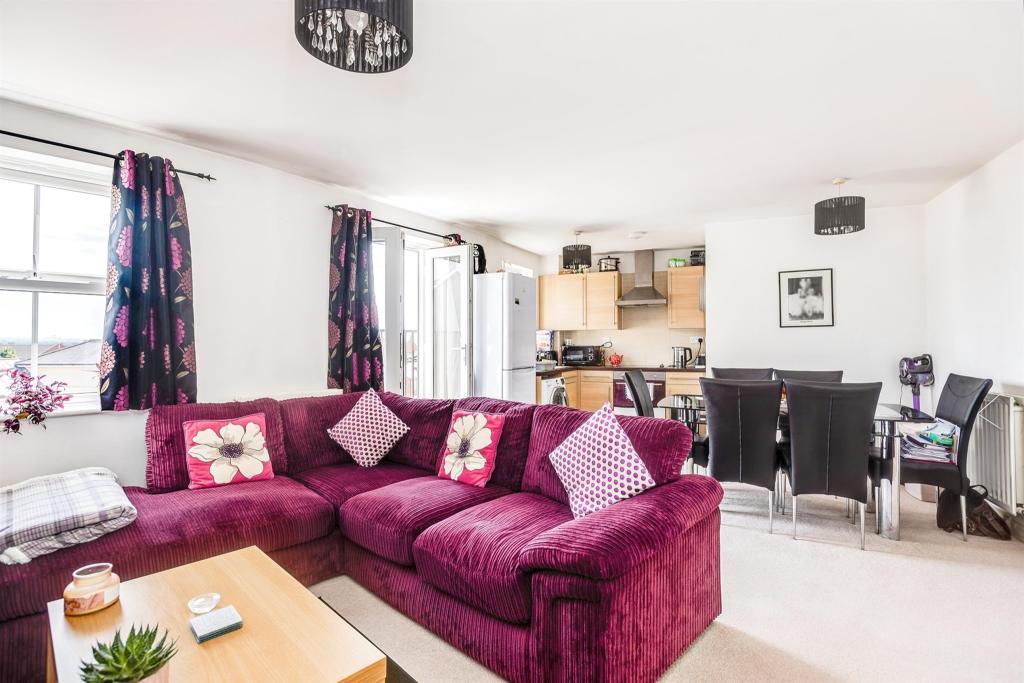 2 bedroom apartment for sale in Britten Road, Swindon, SN25