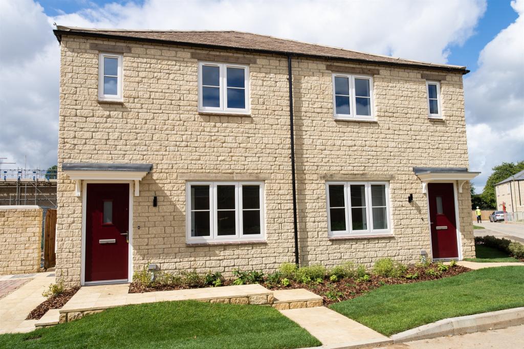 2 bedroom semidetached house for sale in Brook Lane, ShiptonUnder