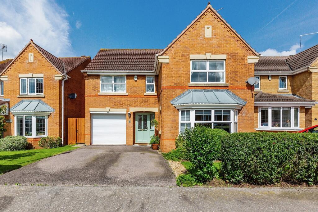 4 bedroom detached house for sale in Walkers Way, Wootton, Northampton, NN4
