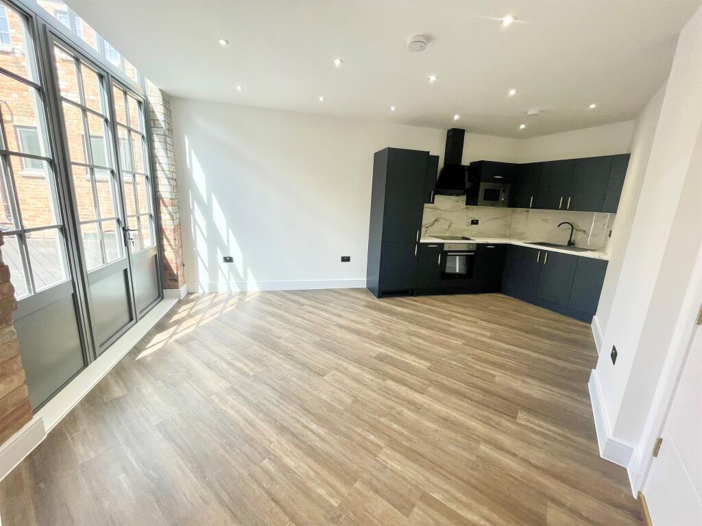 1 bedroom apartment for sale in Overstone Road, Northampton, NN1