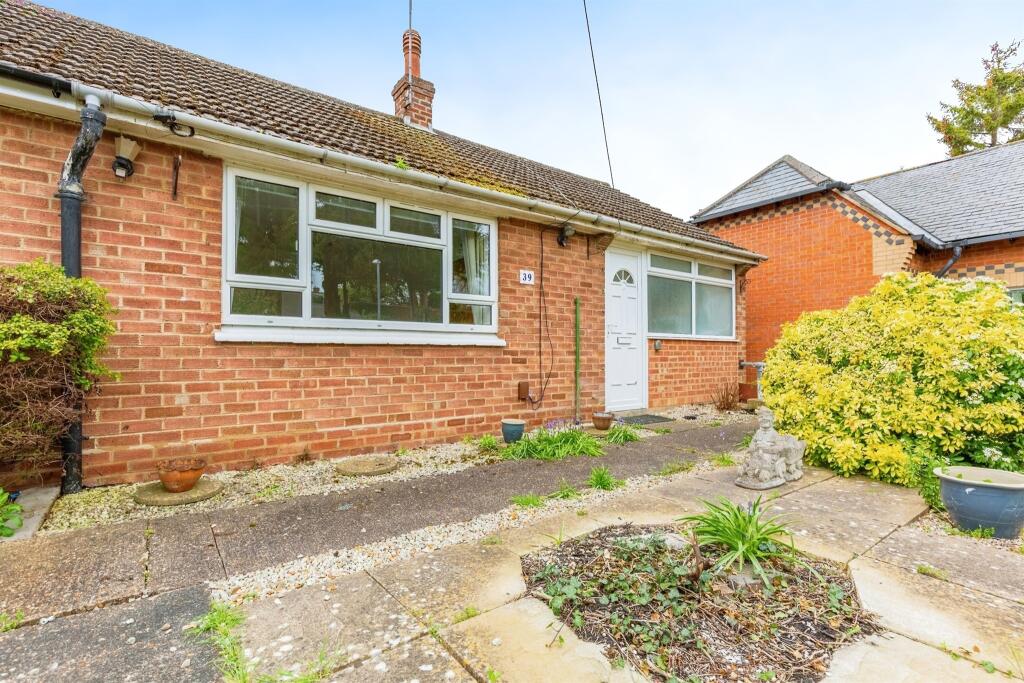 2 bedroom semi-detached bungalow for sale in High Street, Wootton, Northampton, NN4