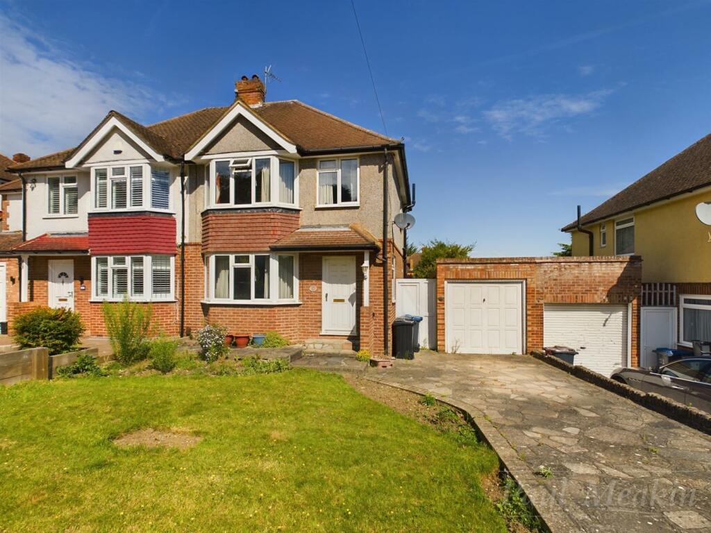 3 bedroom semidetached house for sale in Croham Valley Road, South