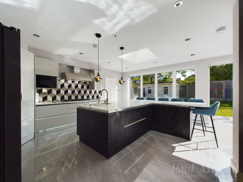 Additional property image - Farley Road, Selsdon, South Croydon