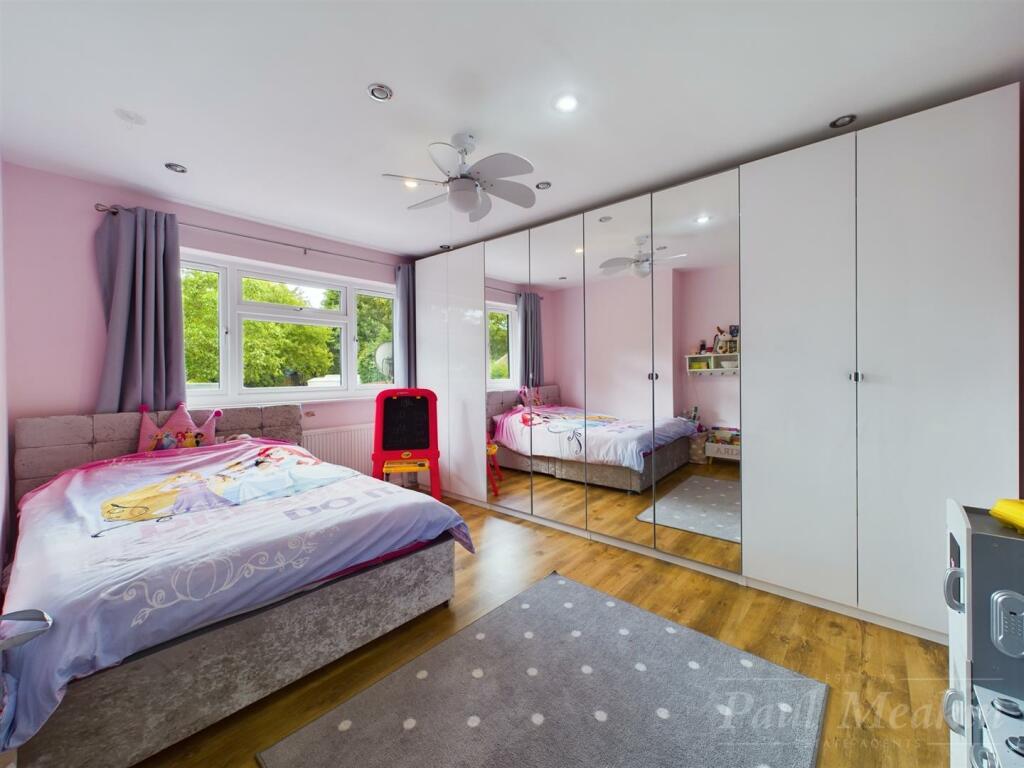 Additional property image - Farley Road, Selsdon, South Croydon
