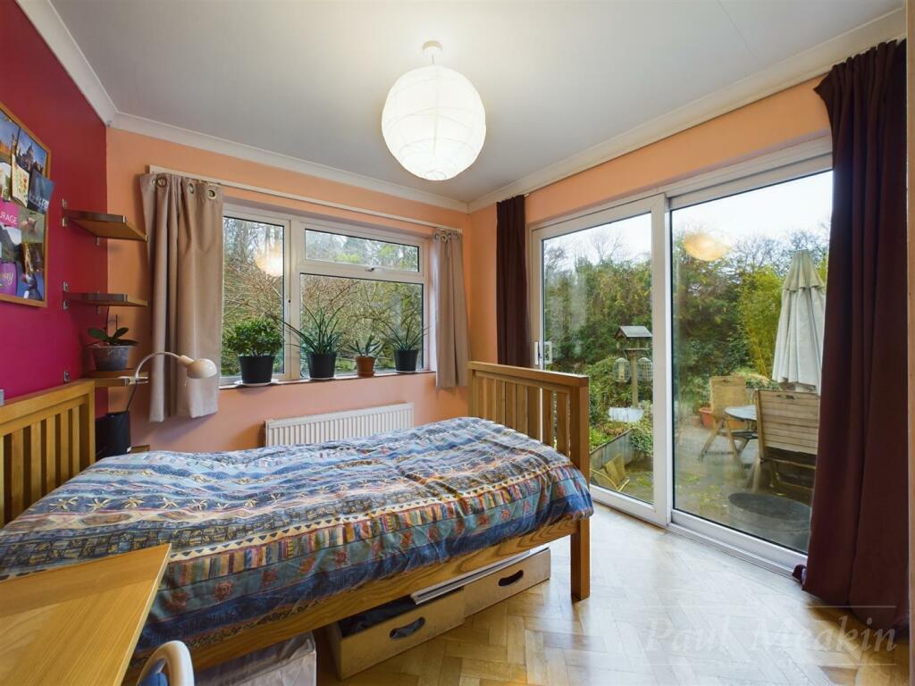Additional property image - Ballards Way, Croydon