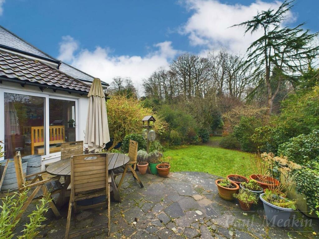 Additional property image - Ballards Way, Croydon