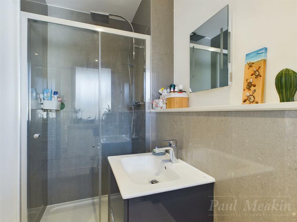 Additional property image - Melville Avenue, South Croydon