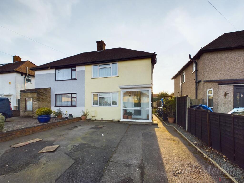 Main image of property: Montacute Road, New Addington