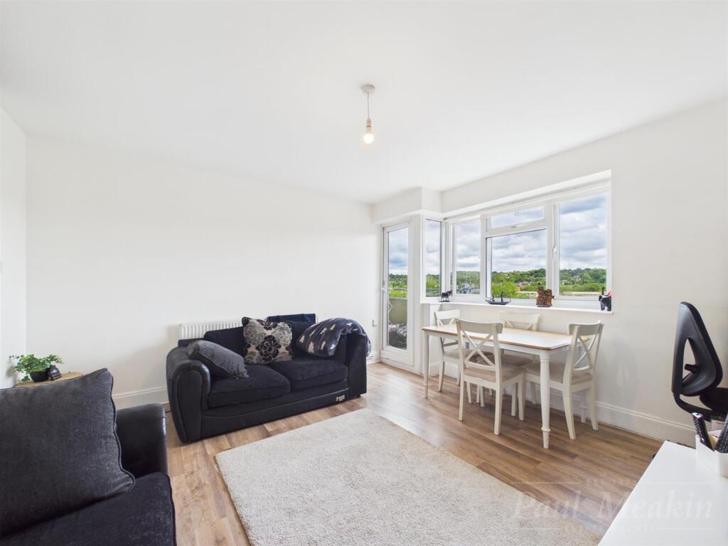 Main image of property: Kingsdown Avenue, South Croydon, Surrey, CR2 6QL