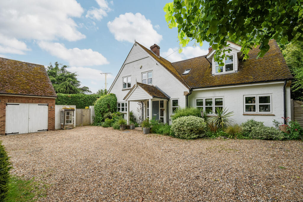 5 bedroom detached house for sale in Peppard Common, HenleyonThames, Oxfordshire, RG9