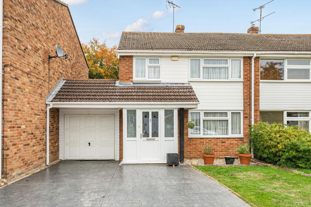 Main image of property: Lea Road, Sonning Common, Reading, Oxfordshire, RG4