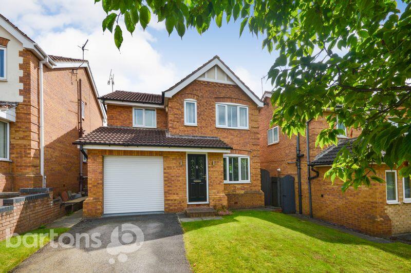 3 bedroom detached house for sale in Hadleigh Close, Rawmarsh, S62