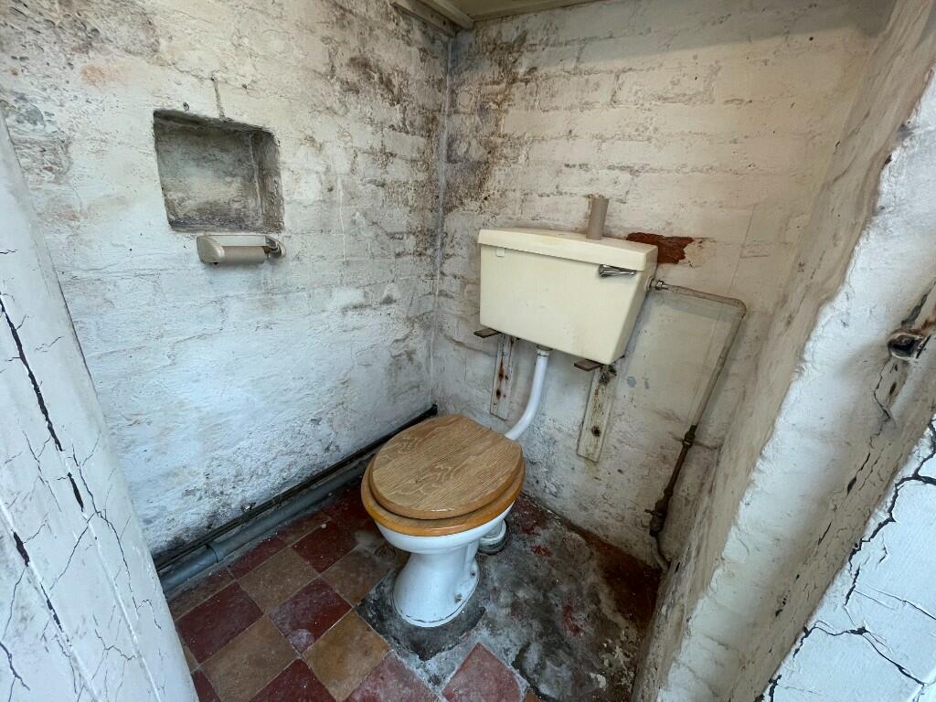 Additional property image - Market Place, DE4