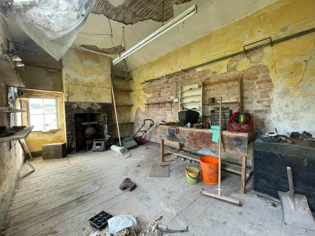Additional property image - Market Place, DE4