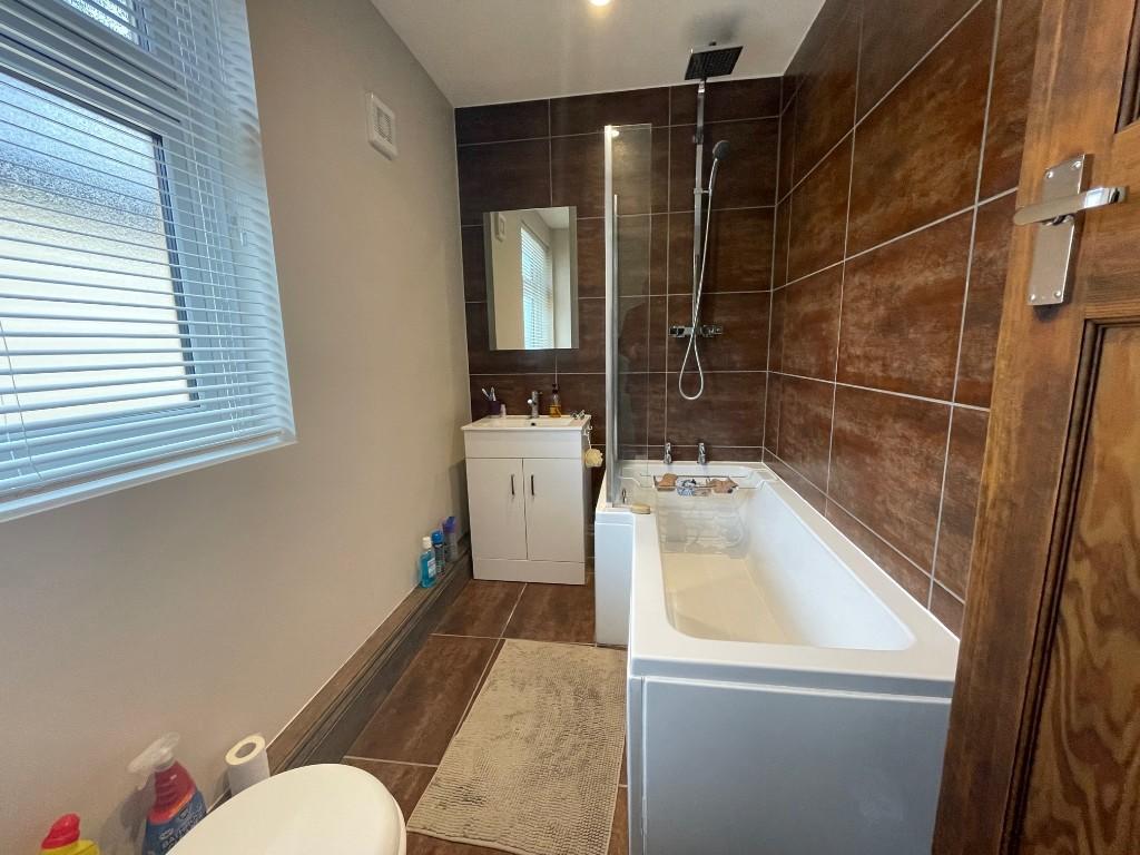 2 bedroom detached bungalow for sale in Old Hackney Lane, Matlock