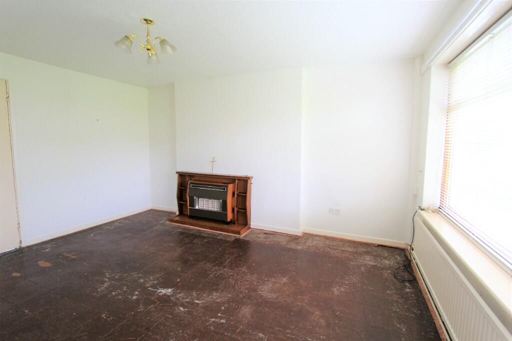 2 bedroom semidetached bungalow for sale in Far Cross, Matlock