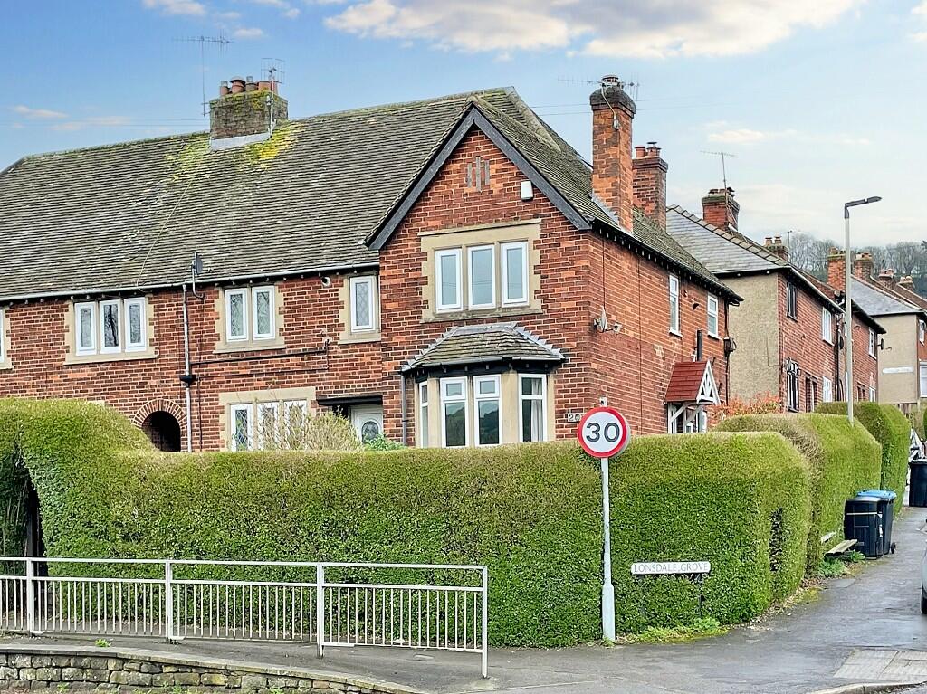 3 bedroom end of terrace house for sale in Bakewell Road, Matlock