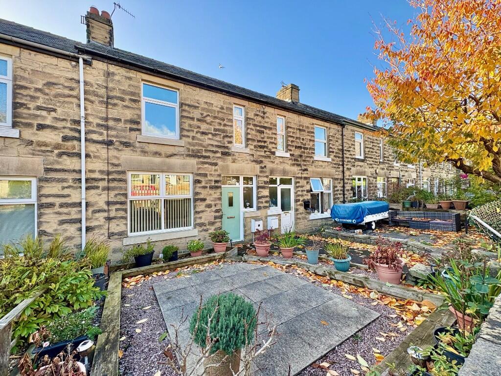 Main image of property: 8 Stancliffe Avenue, Matlock, Derbyshire, DE4 2FZ