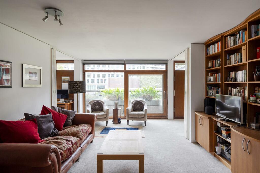 1 bedroom apartment for sale in Barbican, London, EC2Y