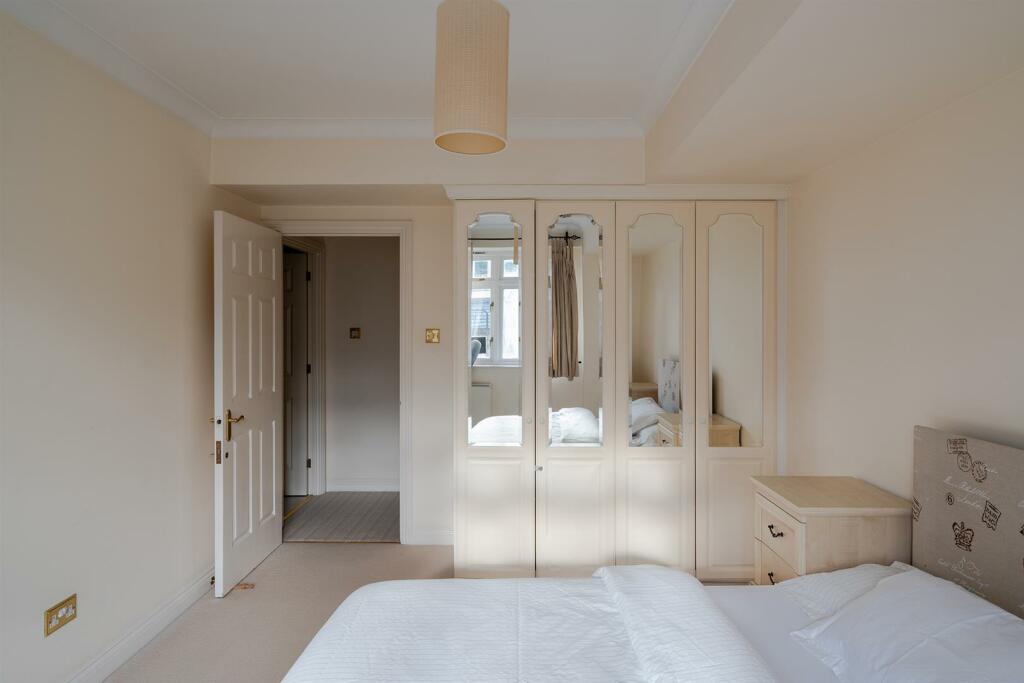 1 bedroom flat for rent in Pemberton House, 6 East Harding Street