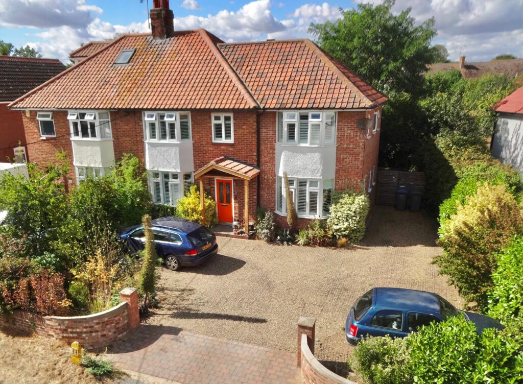 4 bedroom semidetached house for sale in Old Barrack Road, Woodbridge