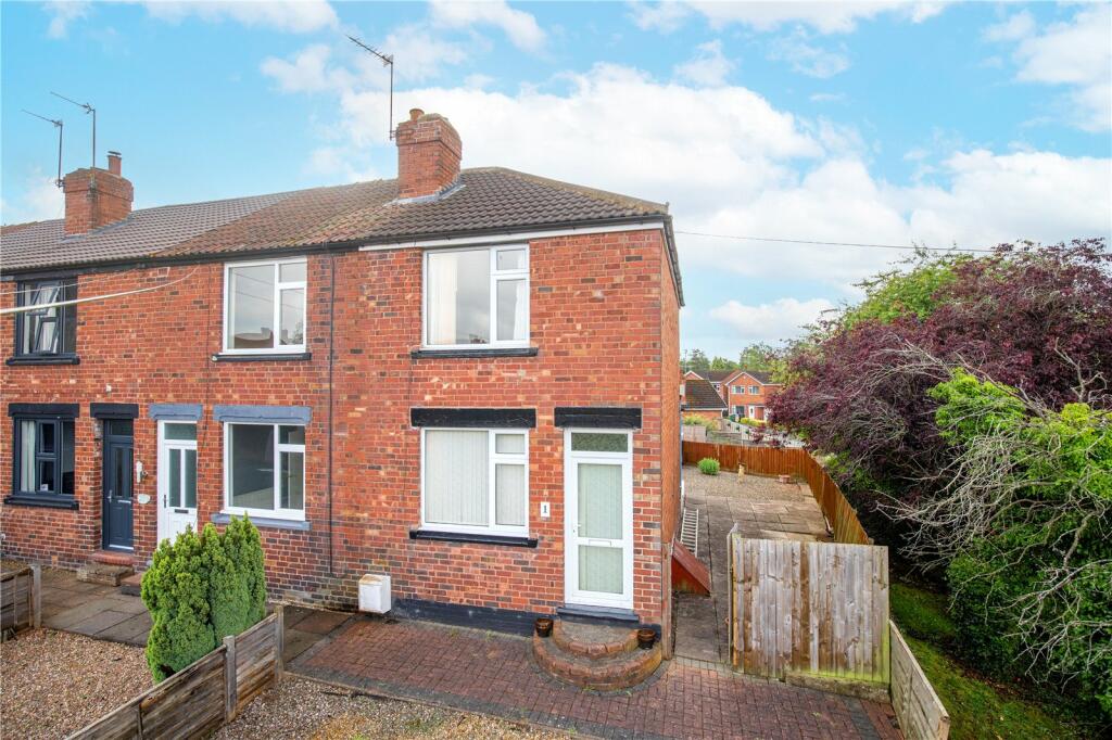 2 bedroom end of terrace house for sale in Oak Bank, Daddlebrook Road