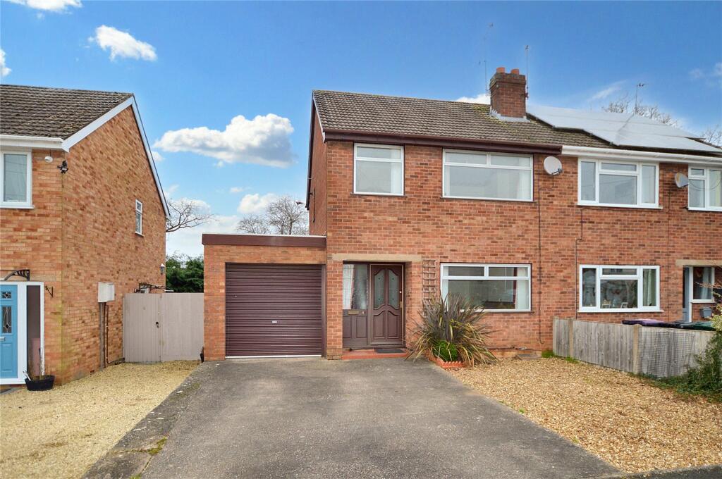 3 bedroom semidetached house for sale in Hollywood Drive, Highley, Bridgnorth, Shropshire, WV16