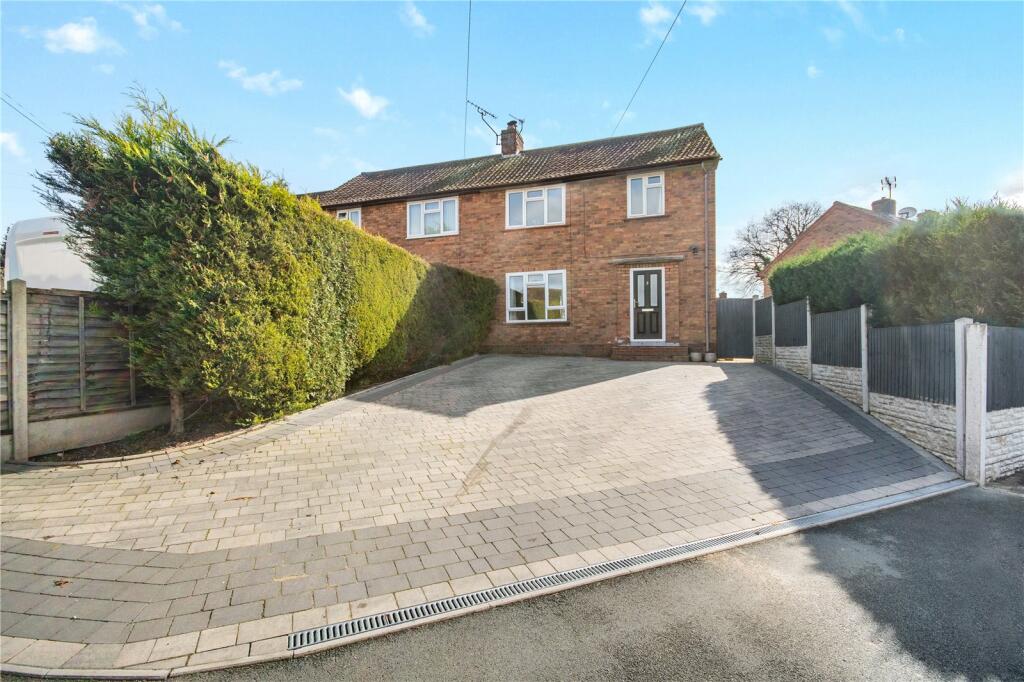 3 bedroom semidetached house for sale in St. Nicholas Crescent