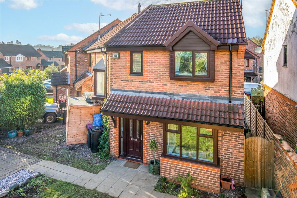 3 bedroom end of terrace house for sale in Pale Meadow Road, Bridgnorth