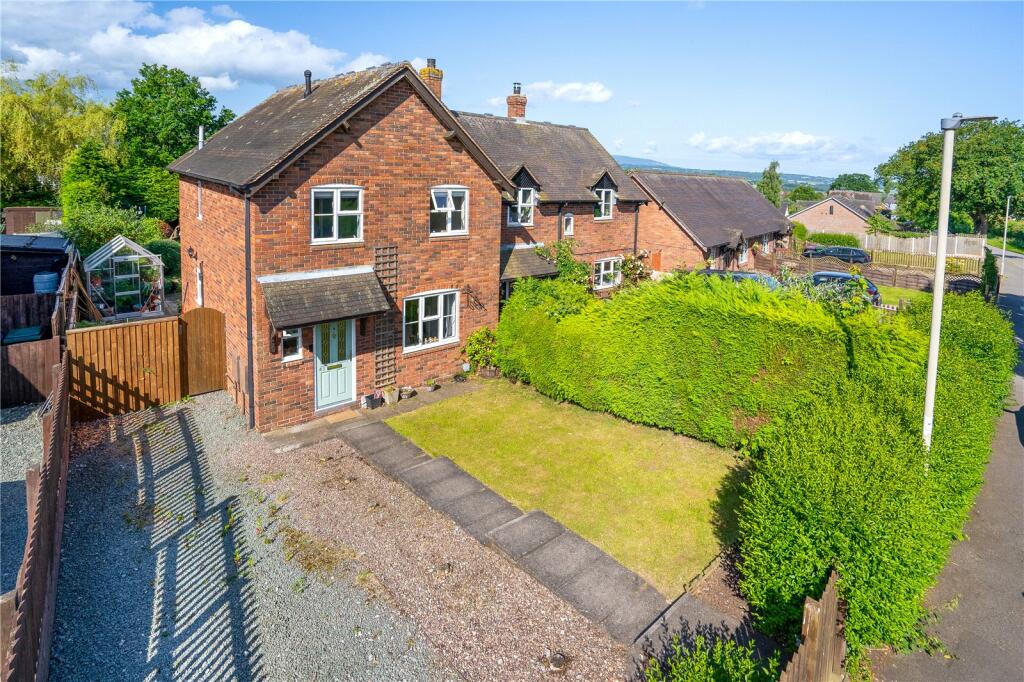 3 bedroom semidetached house for sale in Hazelwells Road, Highley
