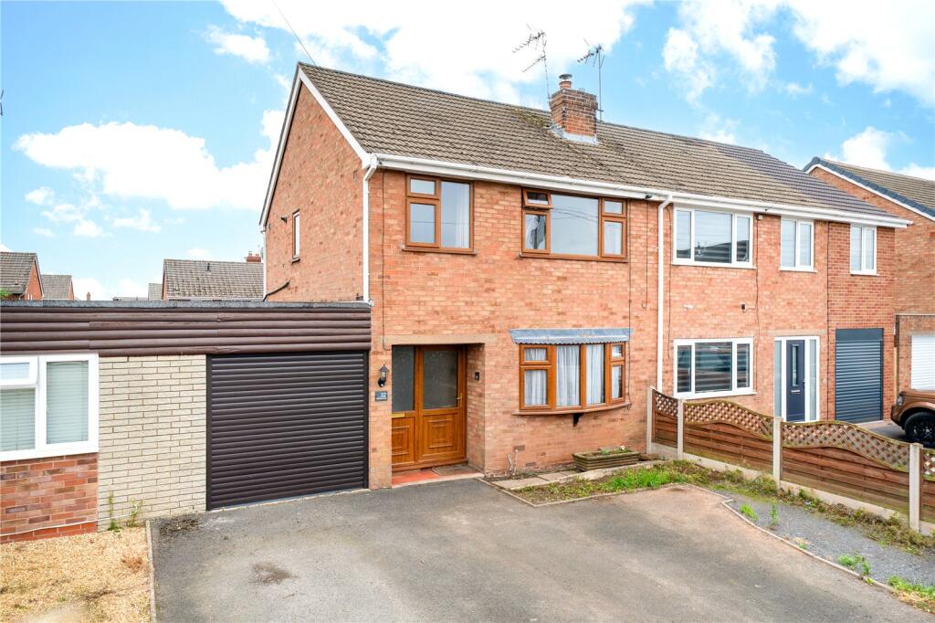 3 bedroom semi-detached house