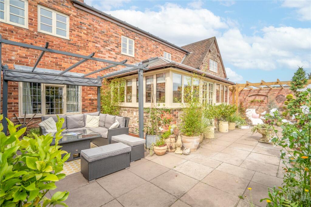 4 bedroom house for sale in Lower Street, Cleobury Mortimer