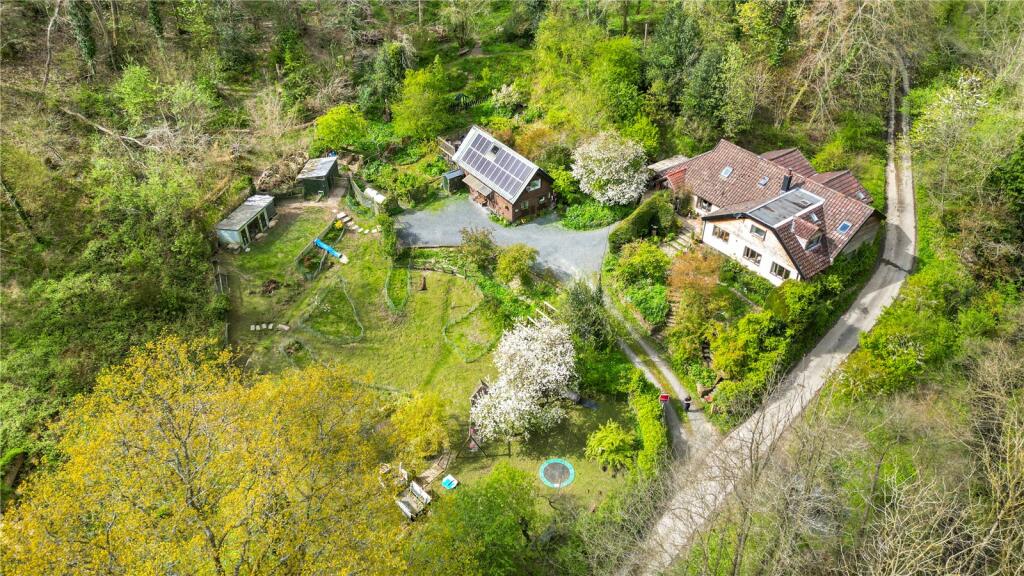 6 bedroom detached house for sale in Orleton Common, Orleton, Ludlow