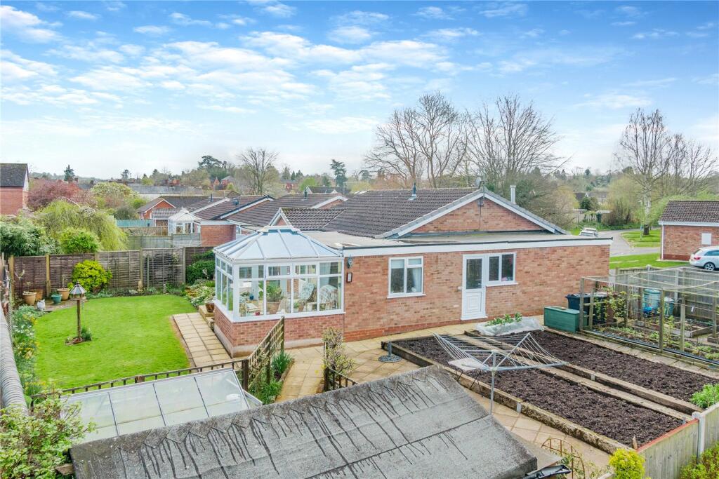 3 bedroom bungalow for sale in Cralves Mead, Tenbury Wells