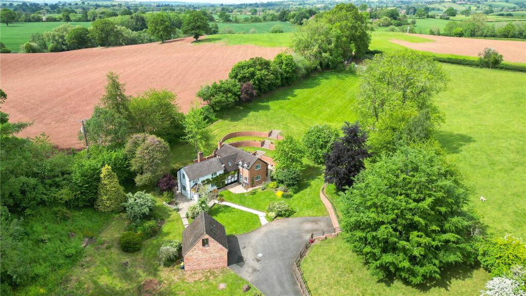 3 bedroom detached house for sale in Burford, Tenbury Wells, Shropshire