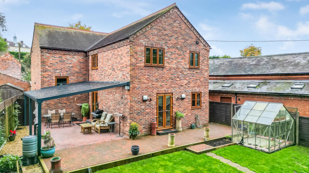 4 bedroom detached house for sale in Wells Place, Cleobury Mortimer