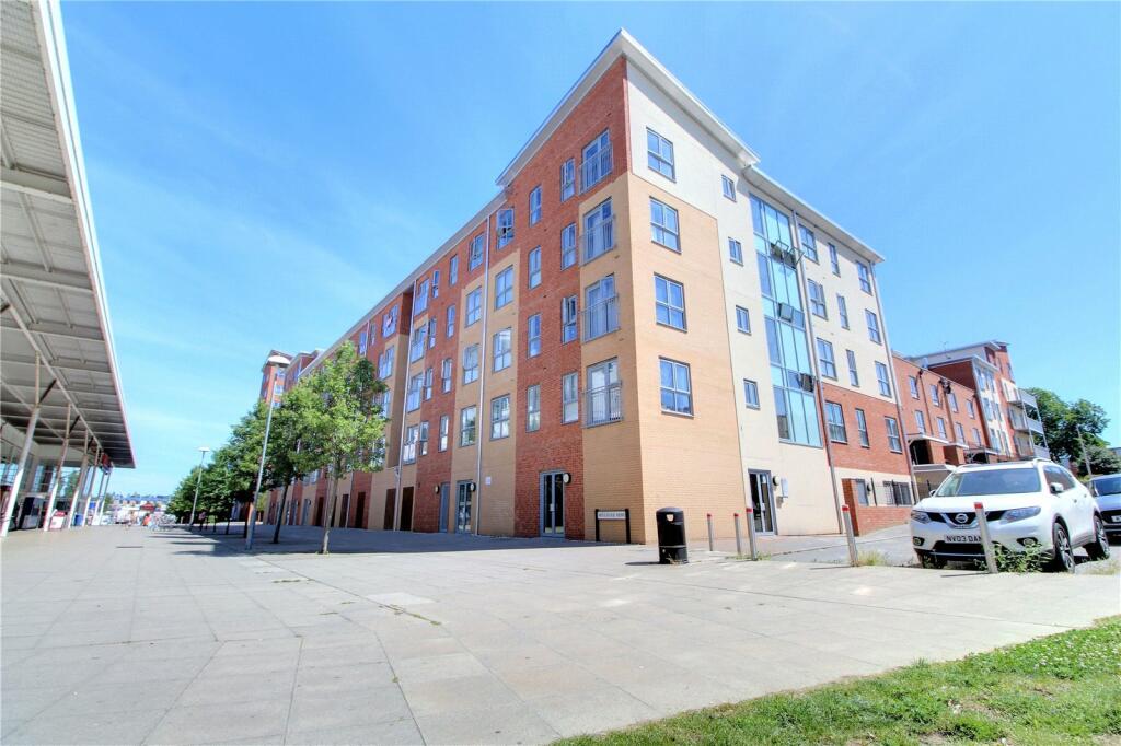 2 bedroom apartment for sale in Englefield House, Moulsford Mews, Reading, Berkshire, RG30